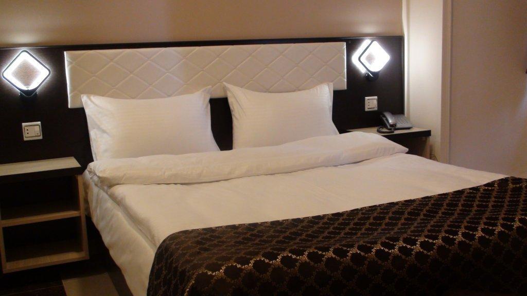 Comfort Hotel 예레반 외부 사진