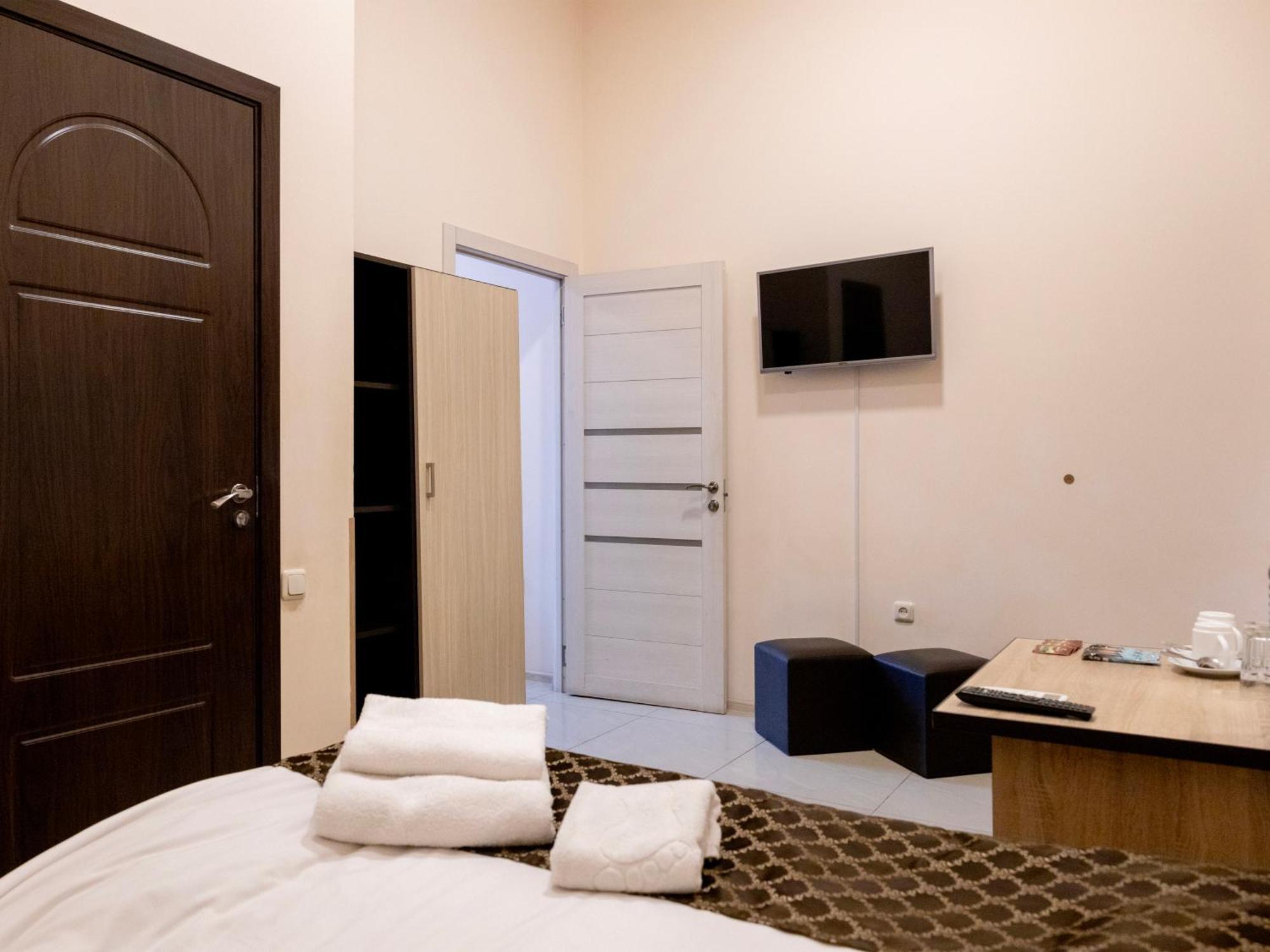 Comfort Hotel 예레반 외부 사진