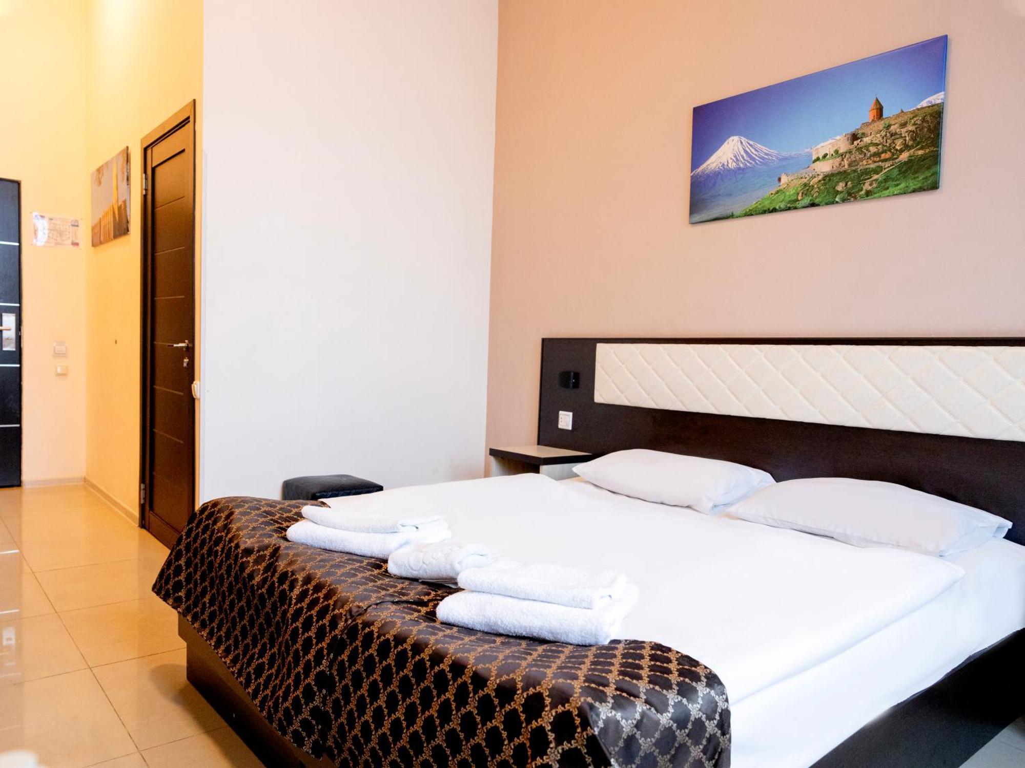 Comfort Hotel 예레반 외부 사진