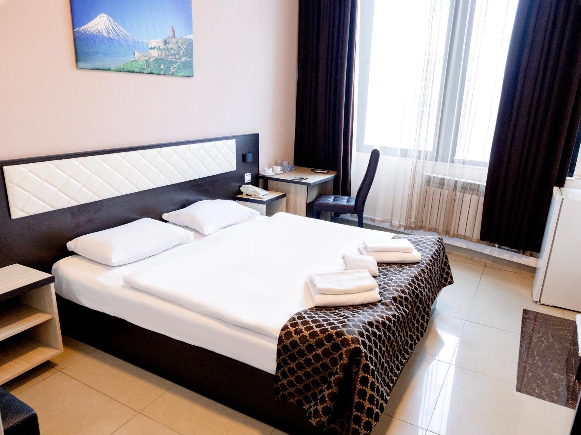 Comfort Hotel 예레반 외부 사진