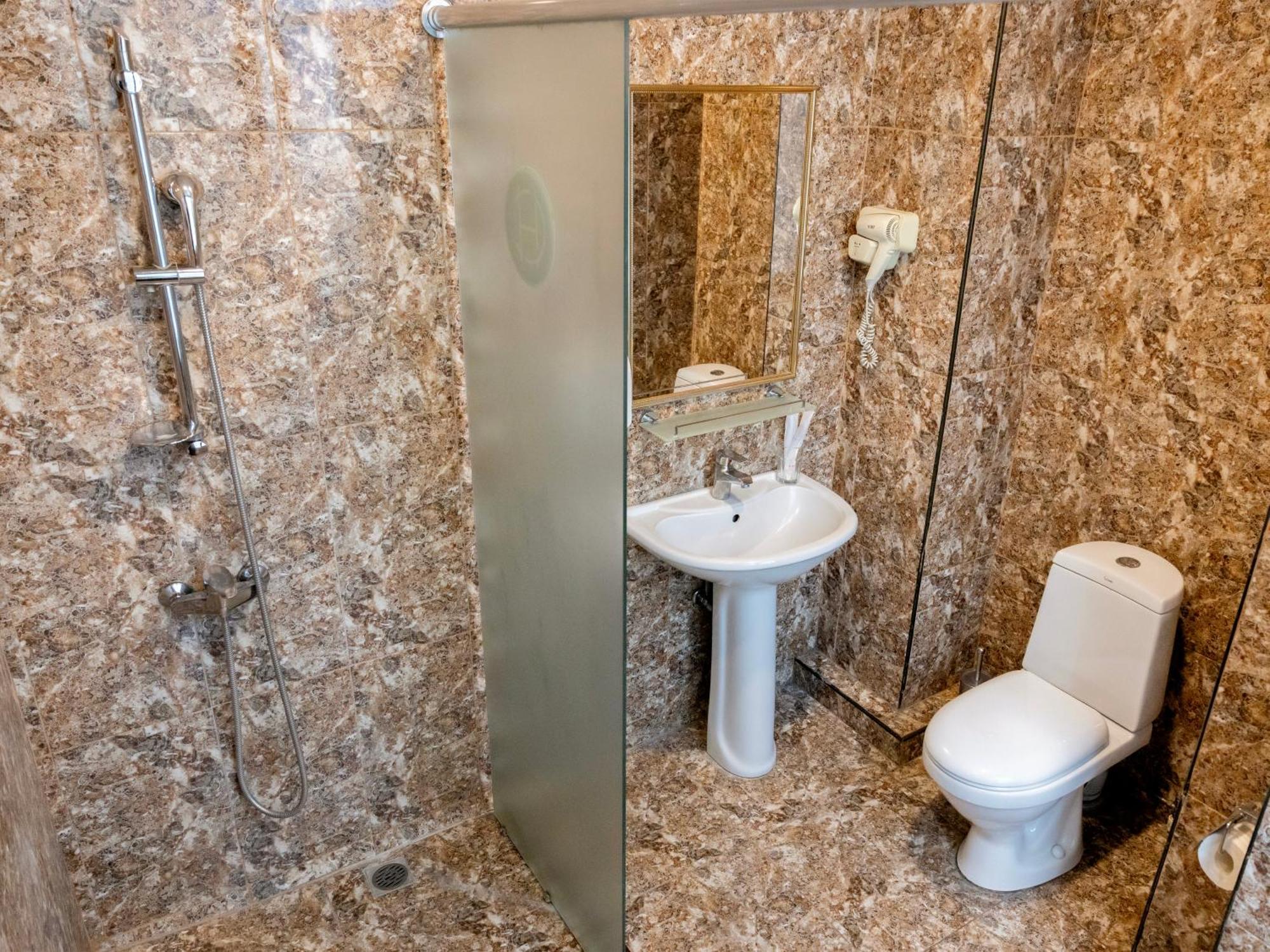 Comfort Hotel 예레반 외부 사진